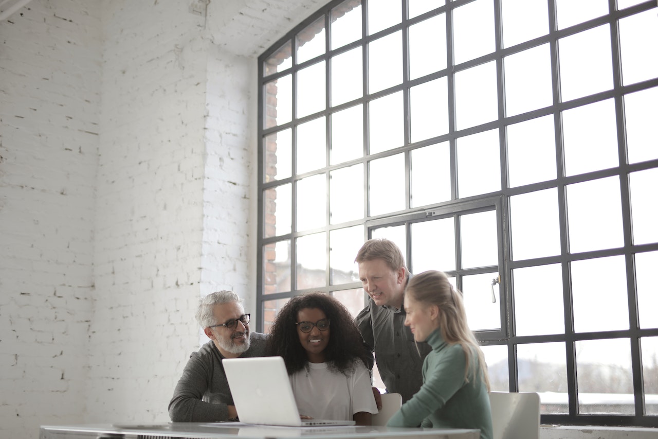 Breaking Down Misconceptions of Outsourcing Sales: A Guide